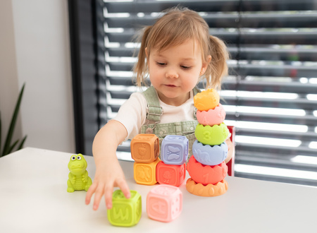 Klocki sensoryczna i piramidka zestaw edukacyjny Montessori