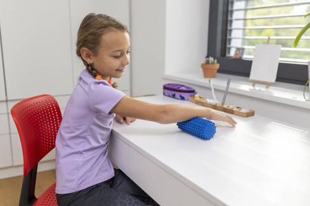 Wałek do masażu i rehabilitacji, roller jeżyk zielony 15 cm TULLO